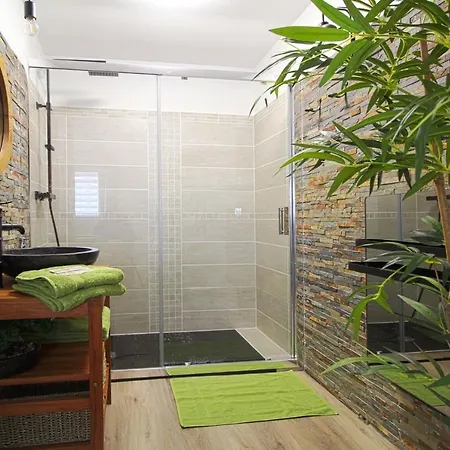 Apartament L'evasion Lourdaise Terrasse Centre Parking Wifi