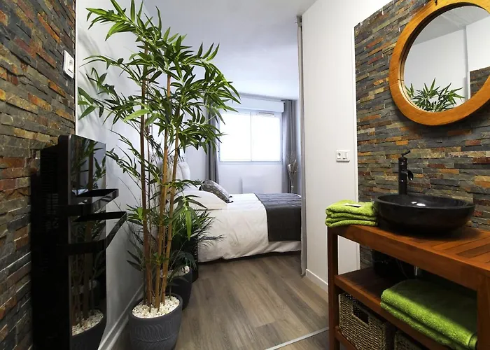 L'evasion Lourdaise Terrasse Centre Parking Wifi